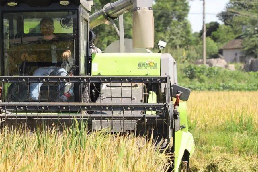 道路救援机构和交警部门齐心协力。助力农忙季节